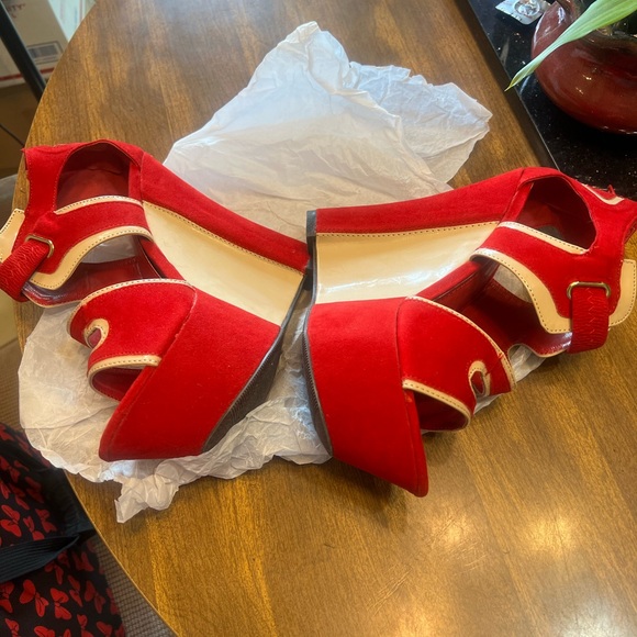 Red Liliana faux suede heels New Without Box - Picture 2 of 8